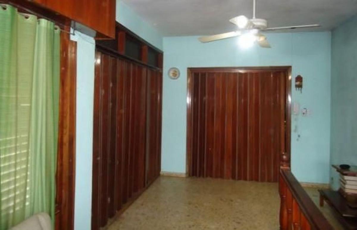 2 bedrooms House in Quilmes, Argentina No. 15194