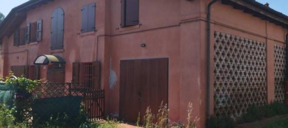 5 rooms Villa in Modena, Italy No. 36357 3