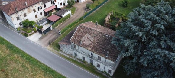 2 bedrooms Villa in Gonzaga, Italy No. 327596 11