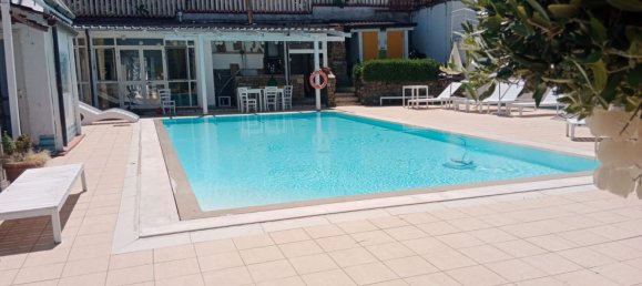 Вилла с 5 комнатами в Агрополи, Италия № 270965 2