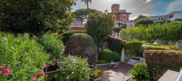 5 rooms Villa in Naples, Italy No. 353355 9