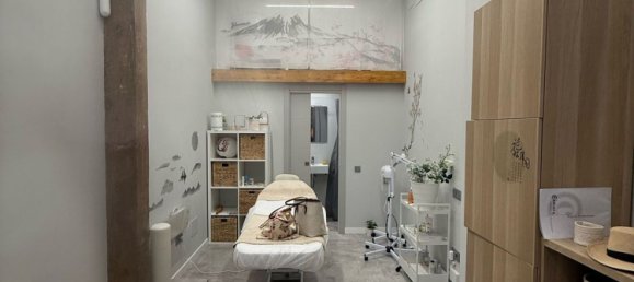 40m² Commercial property in Santander, Spain No. 188488 2