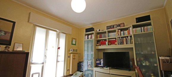 3 rooms Apartment in Parma, Italy No. 298919 5
