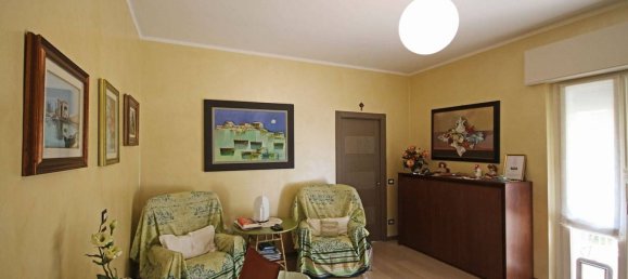 3 rooms Apartment in Parma, Italy No. 298919 4