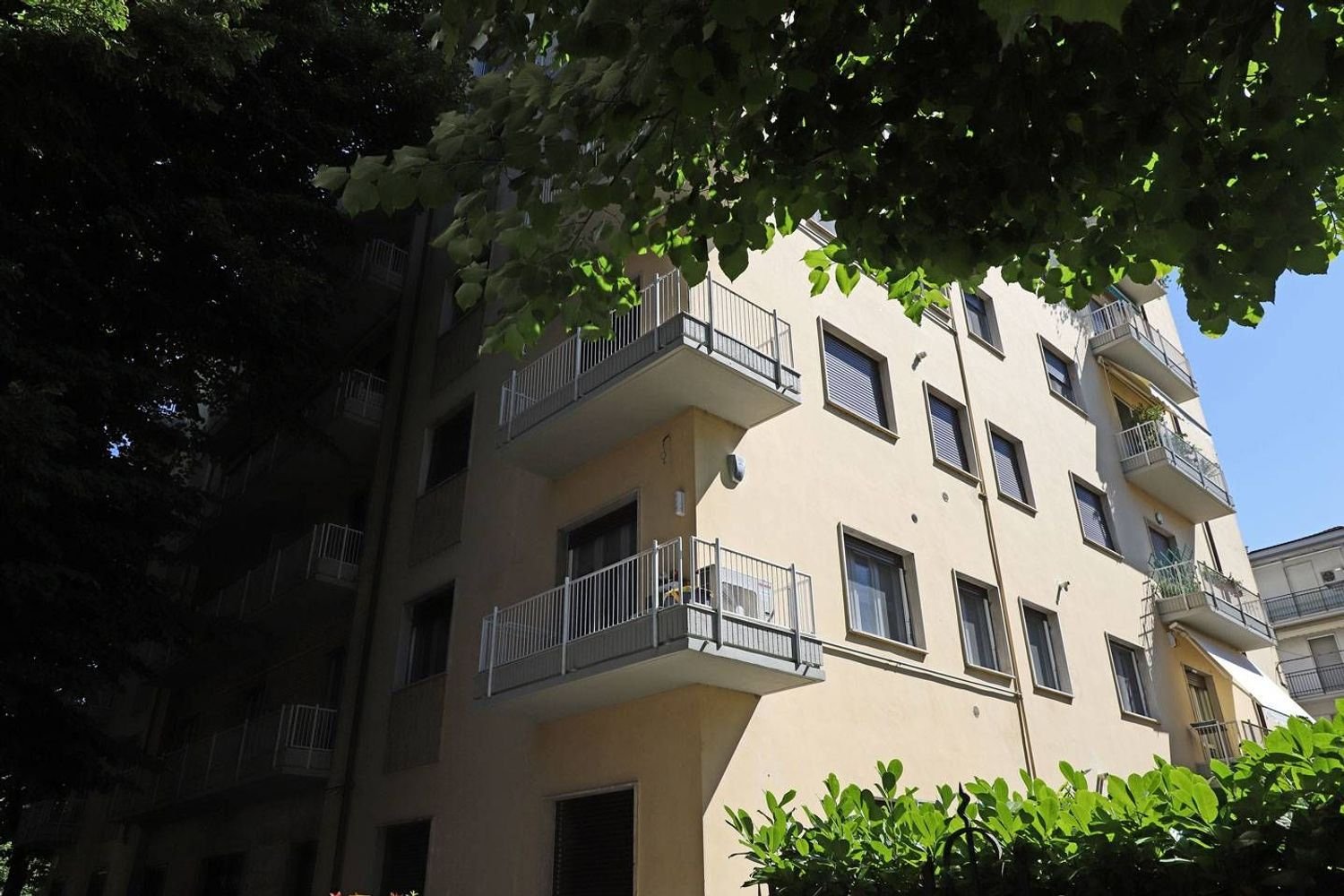 3 rooms Apartment in Parma, Italy No. 298919