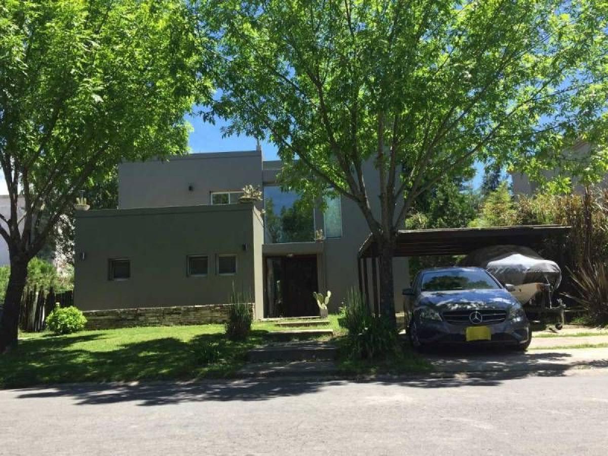 4 bedrooms House in Tigre, Argentina No. 97637