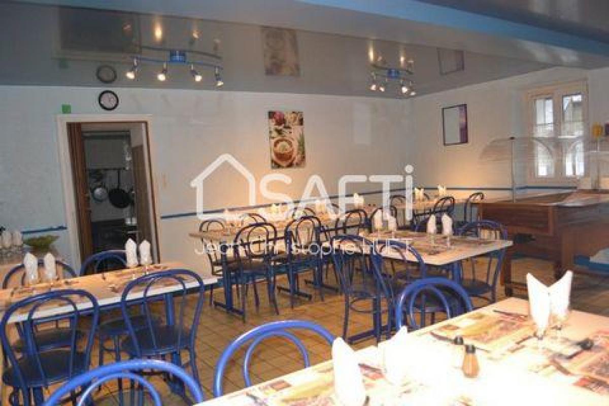  مكتب في Laval, France 170متر مربع رقم 19298