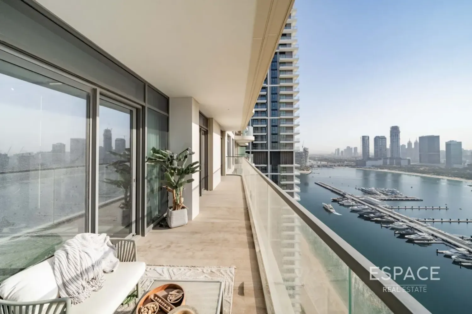 Квартира с 3 спальнями в Dubai Harbour, Дубай, ОАЭ № 209297