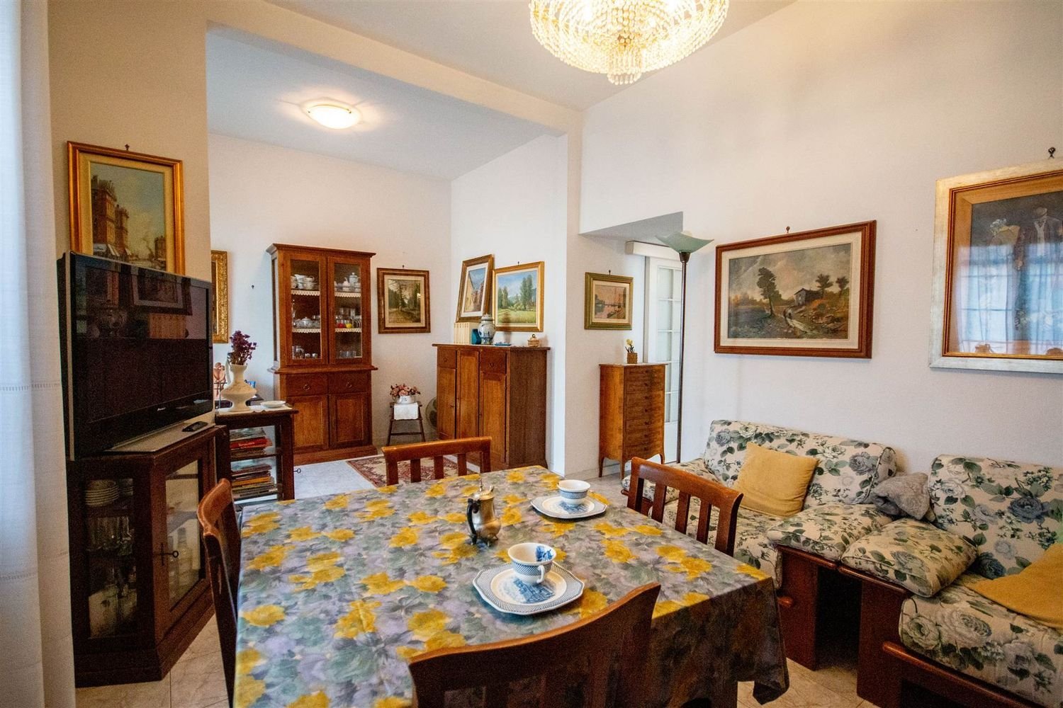 6 bedrooms Apartment in Cecina, Italy No. 311065