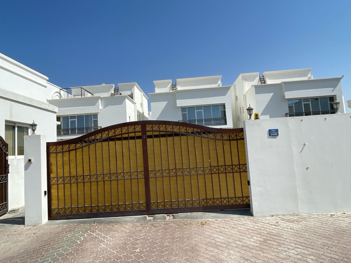 Вилла с 6 спальнями в Маскат, Оман № 1660