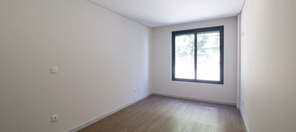 3 bedrooms Apartment in Porto, Portugal No. 130145 6