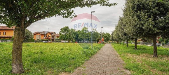 2 rooms Apartment in Brusaporto, Italy No. 290140 17