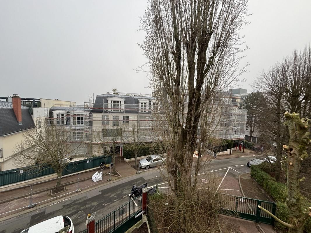 Dúplex de 1 dormitorio en Saint-Cloud, France No. 143343