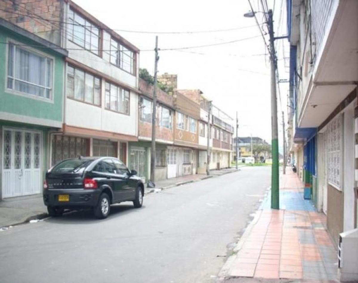 5 bedrooms House in Bogota, Colombia No. 11674