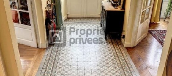 Villa de 7 dormitorios en Brie-Comte-Robert, France No. 336397 2