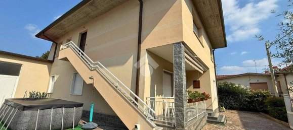 2 bedrooms Apartment in Capriolo, Italy No. 316314 2