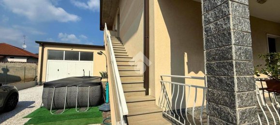 2 bedrooms Apartment in Capriolo, Italy No. 316314 3