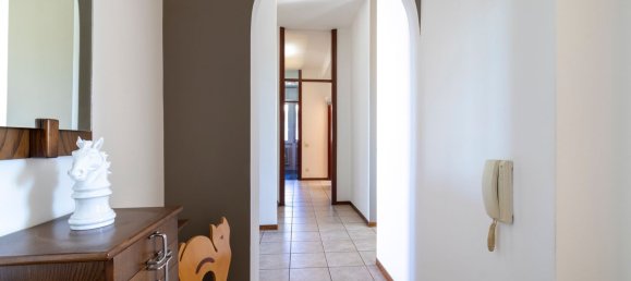 Apartamento de 4 habitaciónes en Mariano Comense, Italy No. 294876 7