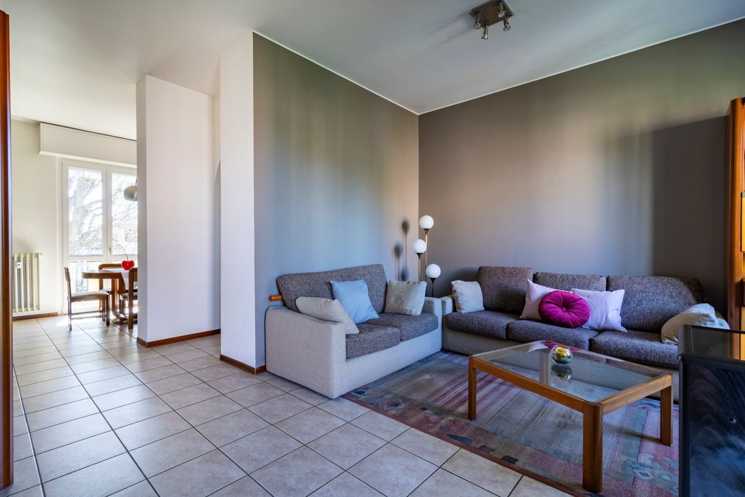 Apartamento de 4 habitaciónes en Mariano Comense, Italy No. 294876