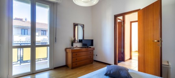 Apartamento de 4 habitaciónes en Mariano Comense, Italy No. 294876 18