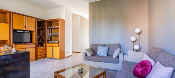 Apartamento de 4 habitaciónes en Mariano Comense, Italy No. 294876 6