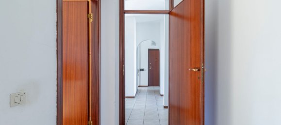 Apartamento de 4 habitaciónes en Mariano Comense, Italy No. 294876 14