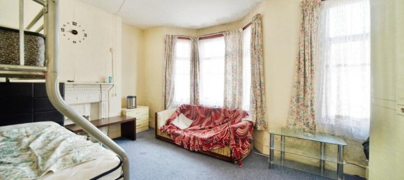 3 bedrooms House in East Ham, United Kingdom No. 11431 9