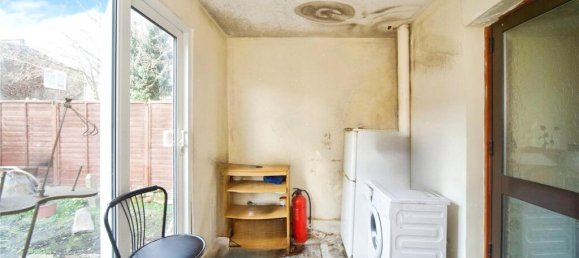 3 bedrooms House in East Ham, United Kingdom No. 11431 10