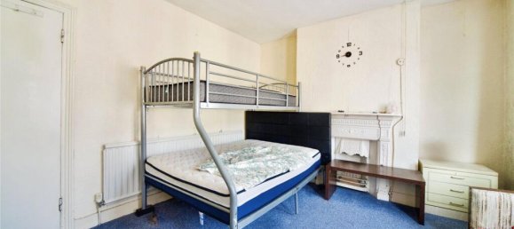 3 bedrooms House in East Ham, United Kingdom No. 11431 11