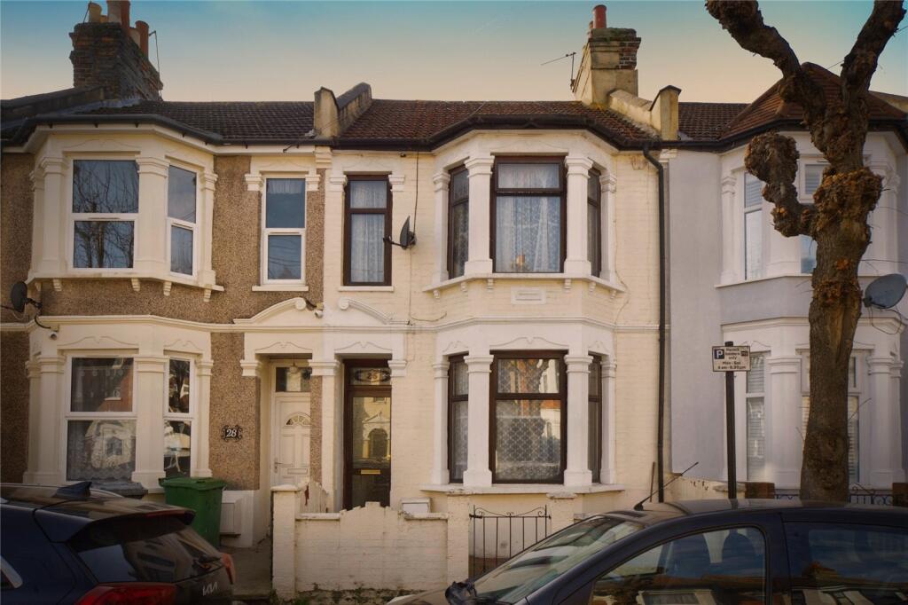 3 bedrooms House in East Ham, United Kingdom No. 11431