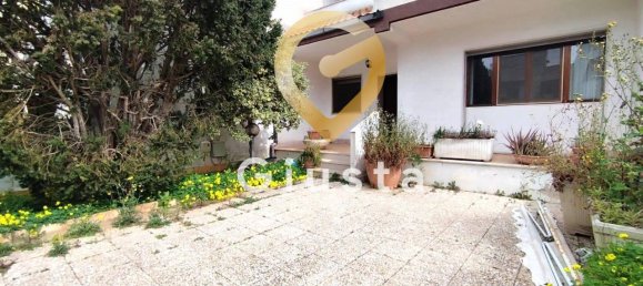 4 rooms House in Brindisi, Italy No. 35112 4