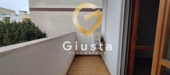 4 rooms House in Brindisi, Italy No. 35112 35