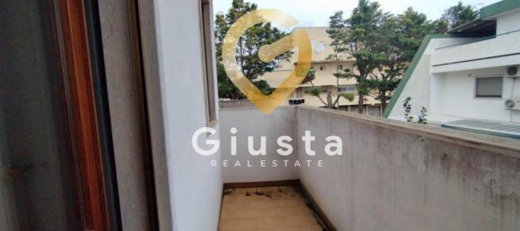 4 rooms House in Brindisi, Italy No. 35112 36