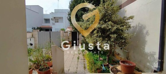4 rooms House in Brindisi, Italy No. 35112 5