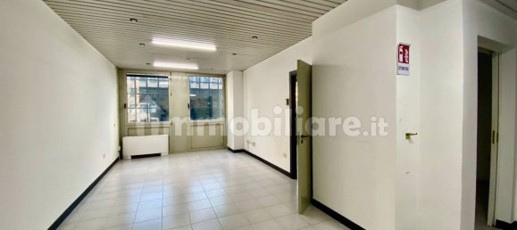2 rooms Office in Naples, Italy No. 116161 3