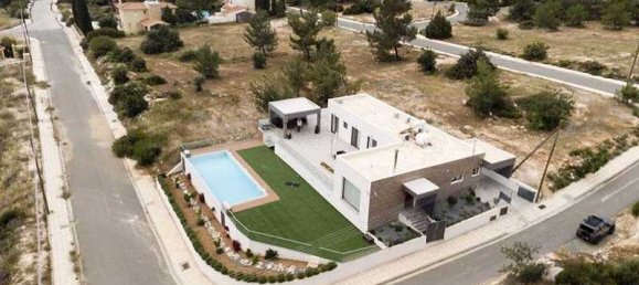 4 bedrooms House in Souni–Zanatzia, Cyprus No. 10772 9