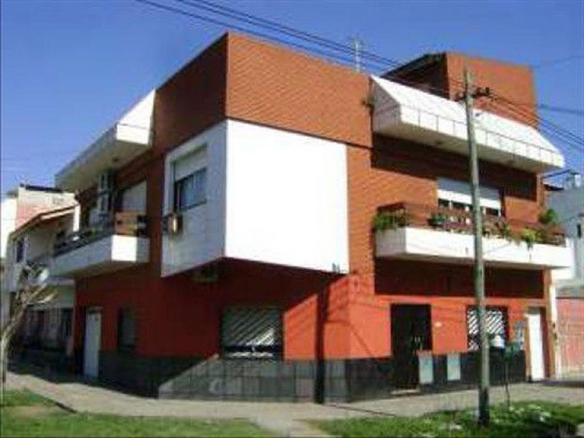 3 bedrooms House in Bermudez, Argentina No. 63148