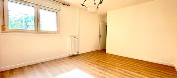 Квартира с 3 спальнями в Витри-сюр-Сен, Франция № 290016 2