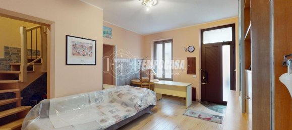 4 rooms Apartment in Carate Brianza, Italy No. 170786 2