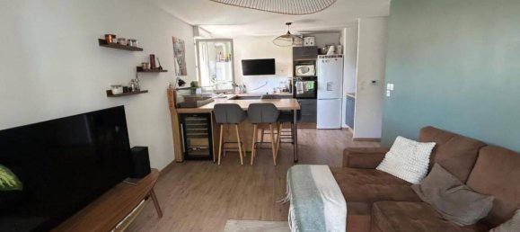3 bedrooms Apartment in Marignane, France No. 333990 7