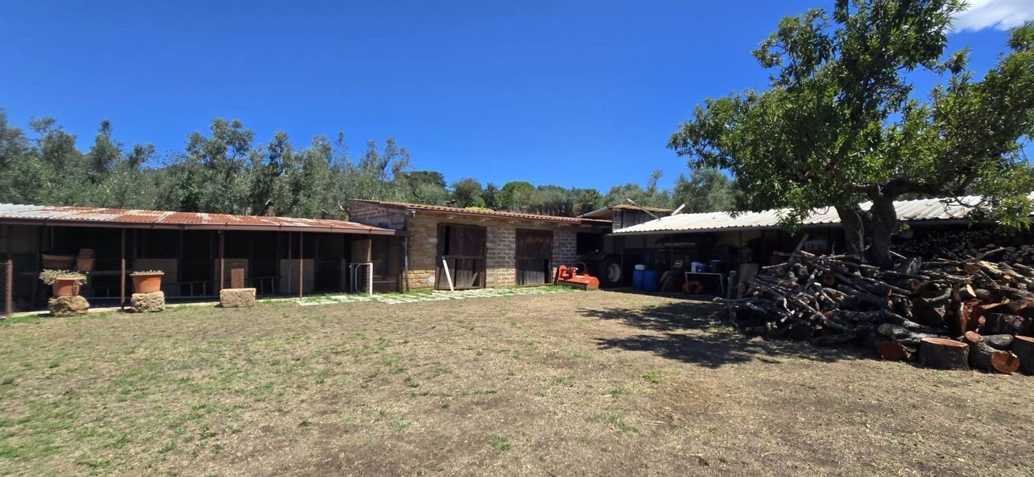 7 bedrooms Apartment in Monte Romano, Italy No. 333045