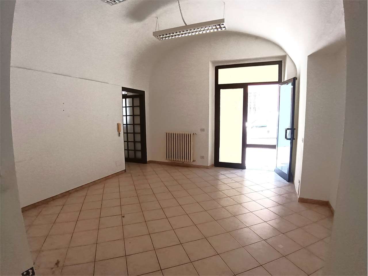 Almacén en Alessandria, Italy 260 m² No. 269504