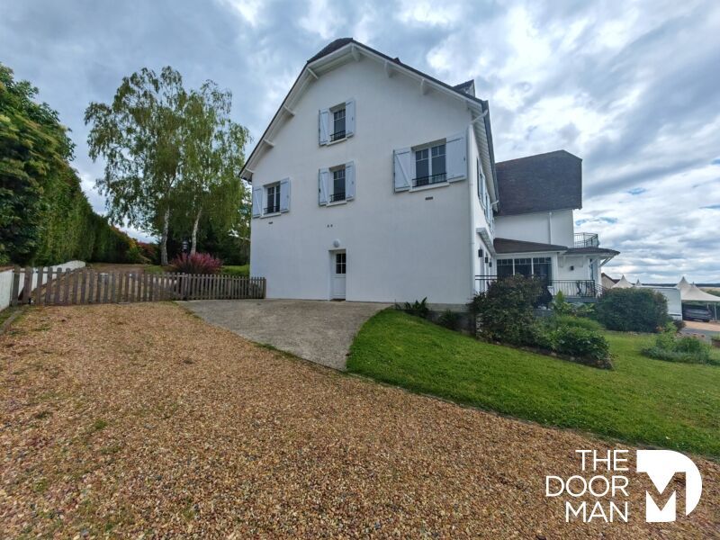 18 bedrooms House in Epernon, France No. 268829