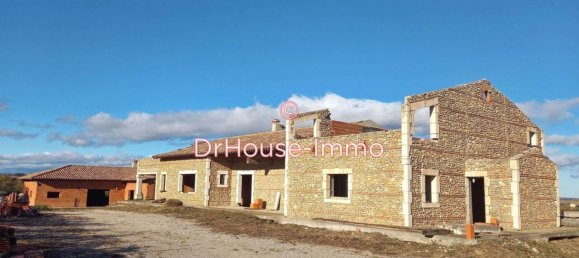 Casa de 3 dormitorios en Brouilla, France No. 289319 2