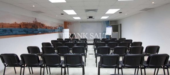 430m² Office in Qormi, Malta No. 13111 4