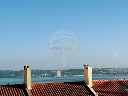 Casa de 3 dormitorios en Oeiras, Portugal No. 167256