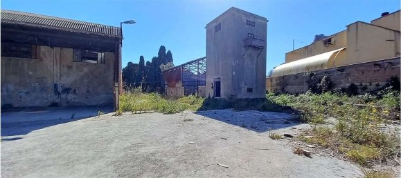 800m² Warehouse in Syracuse, Italy No. 250562 4