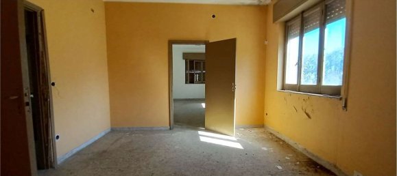 800m² Warehouse in Syracuse, Italy No. 250562 17