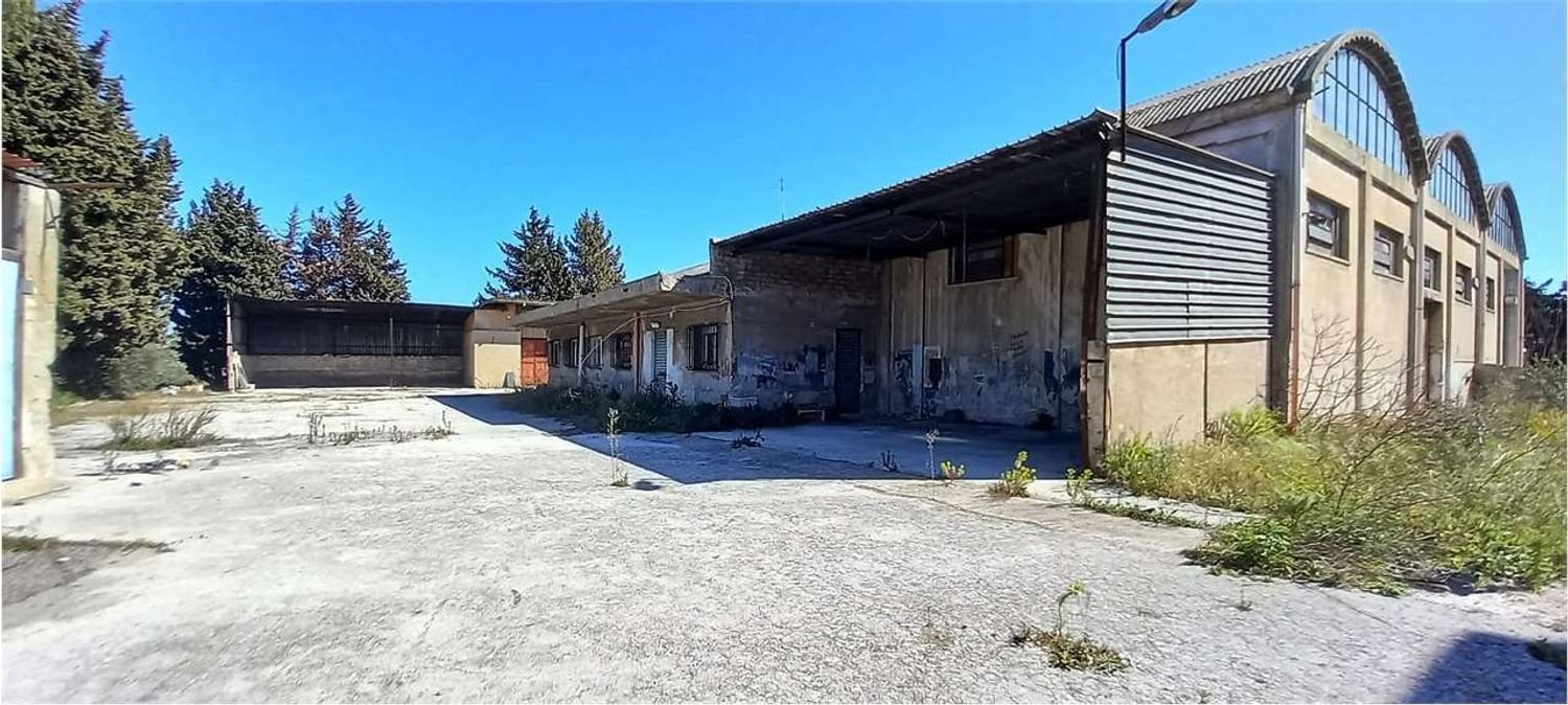 800m² Warehouse in Syracuse, Italy No. 250562