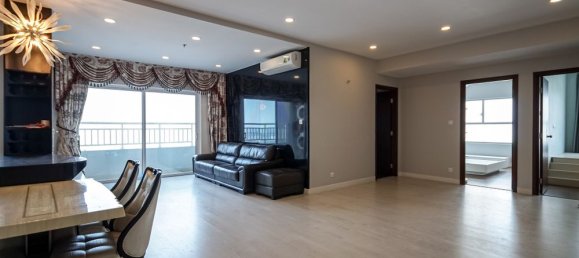 3 bedrooms Apartment in District 7, Vietnam No. 17562 2